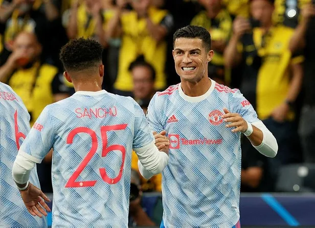 cristiano-ronaldodan-sampiyonlar-liginde-rekor-young-boys-maci-oncesi-dikkat-ceken-hareket-1631642183915.jpeg Cristiano Ronaldo'dan Şampiyonlar Ligi'nde rekor! Young Boys maçı öncesi dikkat çeken hareket...-1