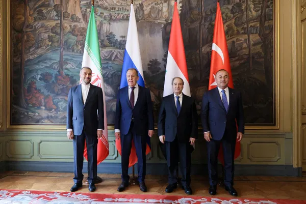 son-dakika-kemal-kilicdaroglunun-batiya-rusya-vaadi-sacma-sapan-aciklamalar-yapmak-ulkenin-zararinadir-1683793307333.jpg Son dakika: Kemal Kılıçdaroğlu'nun Batı'ya Rusya vaadi: Saçma sapan açıklamalar yapmak ülkenin zararınadır-2