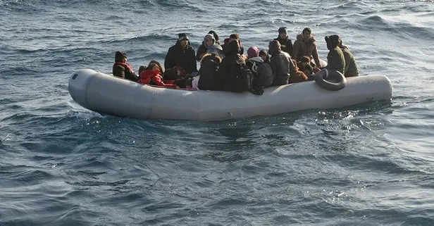 Balıkesir'de 11 düzensiz göçmen ile 2 organizatör yakalandı