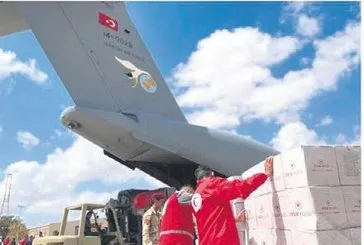 Libya’ya havadan denizden yardım