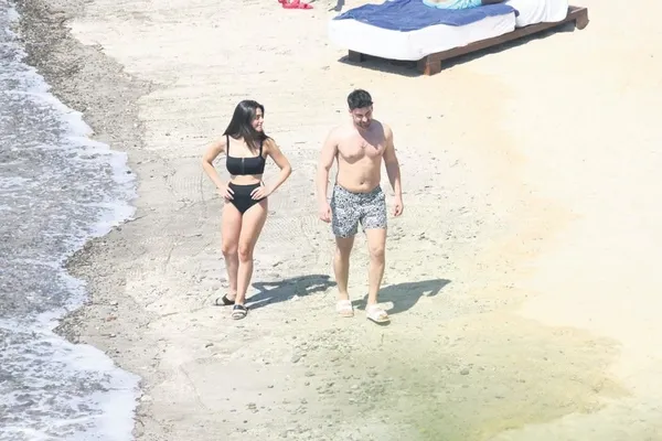 dogum-gunu-surprizi-unlu-abdli-sarkici-dante-thomas-arkadasi-icin-sahne-aldi-1688845394592.jpeg Doğum günü sürprizi! Ünlü ABD’li şarkıcı Dante Thomas arkadaşı Muhammed Gömük için sahne aldı-3