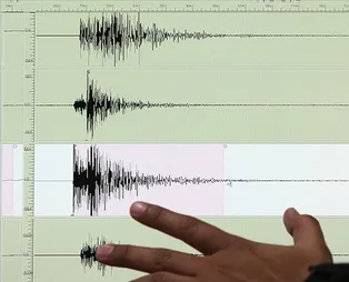 Endonezya'da 5,9 büyüklüğünde deprem