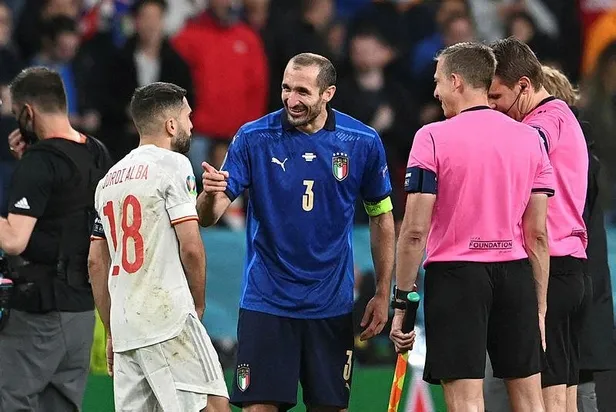 son-dakika-euro-2020de-ilk-finalist-italya-1625608020197.jpeg Son dakika: EURO 2020'de ilk finalist İtalya!-4