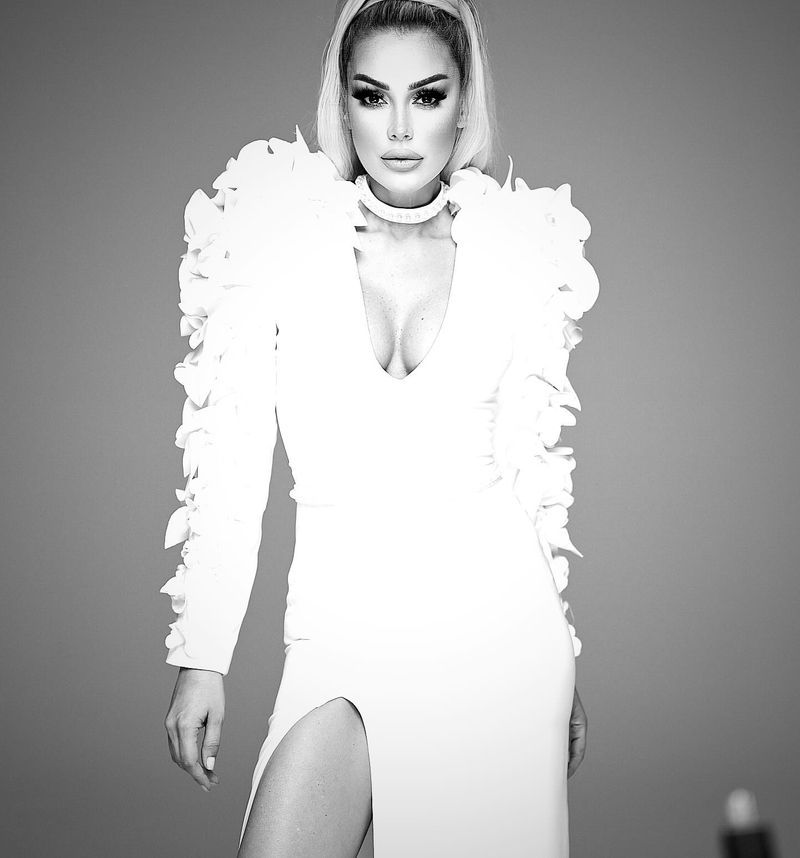 2000lerde-firtinalar-estiriyordu-petek-dincoz-bir-degisti-pir-degisti-son-halini-goren-dilan-polat-sandi-hic-k-1724419738603.jpg 2000’lerde fırtınalar estiriyordu! Petek Dinçöz bir değişti pir değişti! Son halini gören Dilan Polat sandı: “Hiç kendine benzemiyor artık”-10