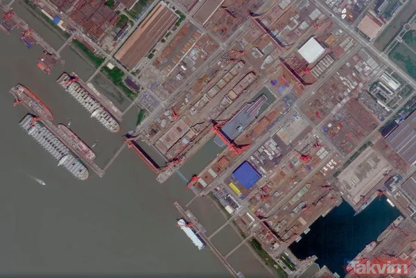 Çin üçüncü uçak gemisi Fucien'i törenle suya indirdi - 3