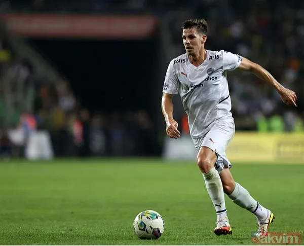 Fenerbahçe'de ayrılık mevsimi! Rossi, Szalai, Berisha... - 12