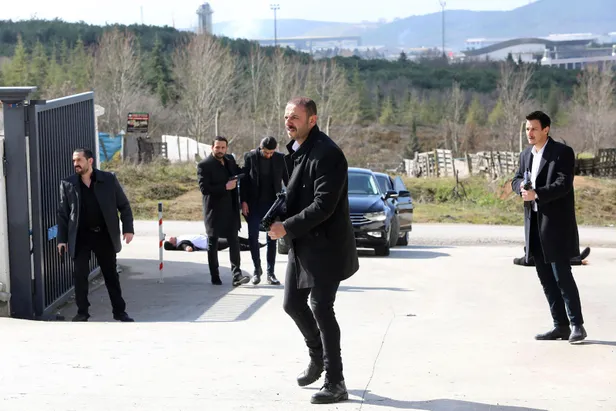 eskiya-dunyaya-hukumdar-olmaz-bu-aksam-var-mi-edho-yeni-sezon-ne-zaman-basliyor-1634641890700.jpg Eşkıya Dünyaya Hükümdar Olmaz bu akşam var mı? EDHO yeni sezon ne zaman başlıyor?-2