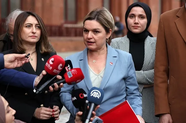 matematik-de-bilmiyor-chp-lideri-kilicdaroglu-tefeci-dediklerinden-para-dilendi-buldum-dedigi-miktar-yalan-cik-1667636874798.jpg Kılıçdaroğlu "tefeci" dediklerinden para dilendi, akbabalara hangi sözleri verdi? "Para buldum" oyununu CHP ve altılı masa kalemleri bozdu!-12