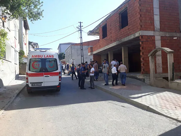 Son dakika: Sultanbeyli'de çok sayıda kişinin yaralandığı silahlı kavga kamerada-2