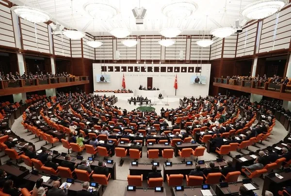 facebook-youtube-ve-tiktokun-temsilcilerinden-dezeonformasyonla-mucadele-yasasina-destek-1665383203710.jpg Facebook, Youtube ve TikTok temsilcilerinden 'dezenformasyonla mücadele' yasasına destek-3