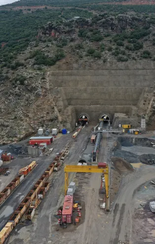 Türkiye'nin en uzunu olacak! İki şehir arasındaki 5,5 saatlik yol 1,5 saate düşüyor