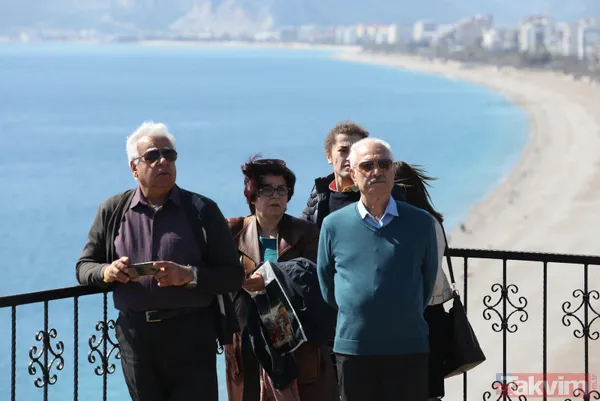 Antalya'nın fethi törenlerinde SOLOTÜRK'ten nefes kesen gösteri - 2
