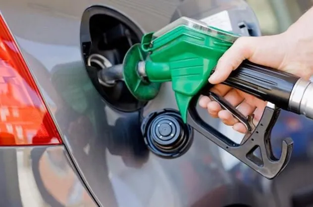 Benzin ve motorine yeni indirim