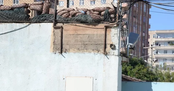 Başkan Erdoğan müze olacak demişti! Diyarbakır E Tipi Cezaevi’nin tabelası kaldırıldı