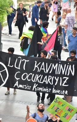 Ramazan ayında İzmir'de iğrenç yürüyüş