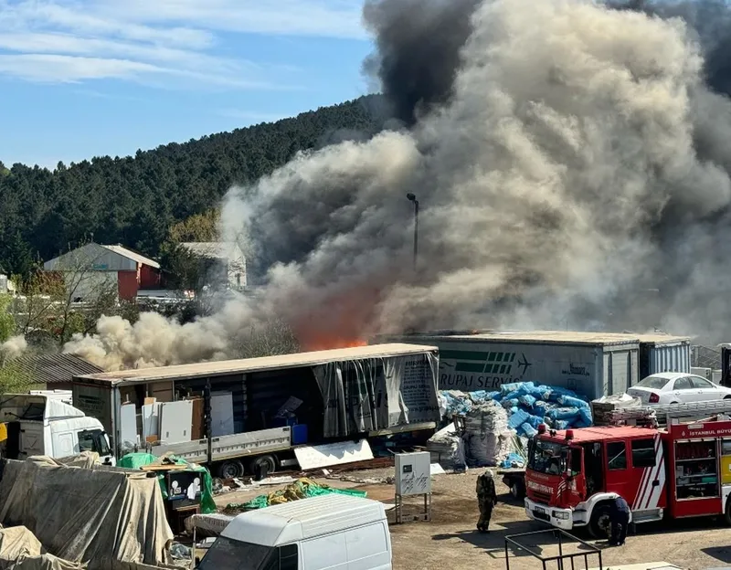 Pendik'te Yediemin Otoparkında yangın!-2