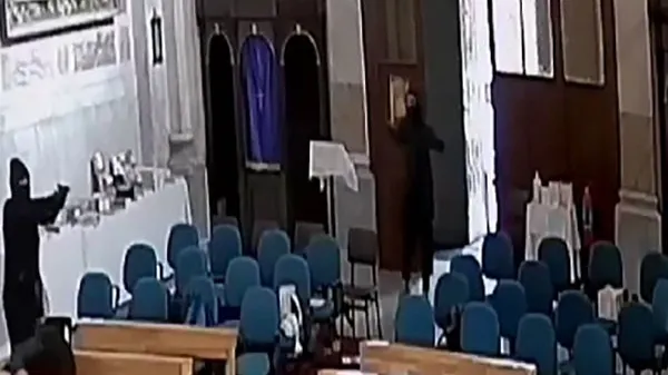 Sarıyer'deki Santa Maria İtalyan Kilisesi'nde silahlı saldırı! 2 katil zanlısı yakalandı, 51gözaltı | Saldırıyı DEAŞ üstlendi-5