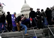 Dünyaya bombalarla demokrasi götüren ABD kendi ilacından birazcık tatmış oldu