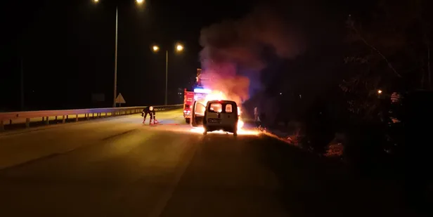 Bursa'da mucize! Alev topuna dönen araçta bir tek o yanmadı-1