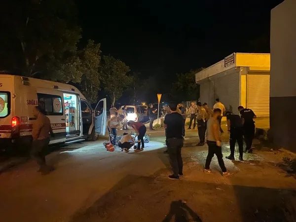 sokakta-cikan-silahli-catismada-yoldan-gecerken-vurulan-5-kisiden-1i-oldu-1687489874912.jpg Sokakta çıkan silahlı çatışmada yoldan geçerken vurulan 5 kişiden 1'i öldü-3