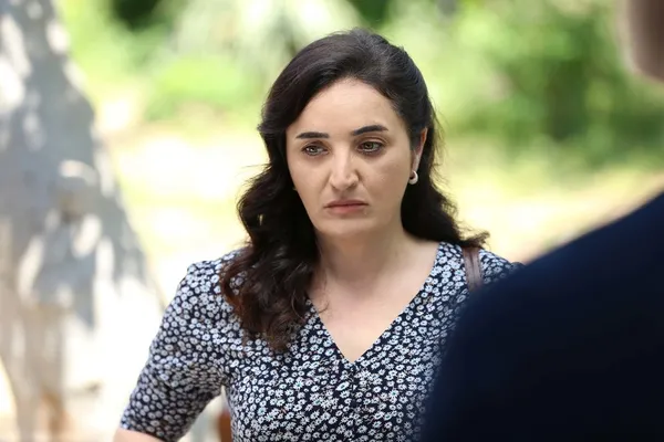 sevgi-teyze-suzani-gorunce-ne-yapacagini-sasirdi-kardeslerim-54-bolum-fragmani-yayinlandi-kurtuldum-sonunda-1653242285442.jpg Sevgi Teyze, Suzan’ı görünce ne yapacağını şaşırdı! Kardeşlerim 54. bölüm fragmanı yayınlandı: “Kurtuldum sonunda”-3