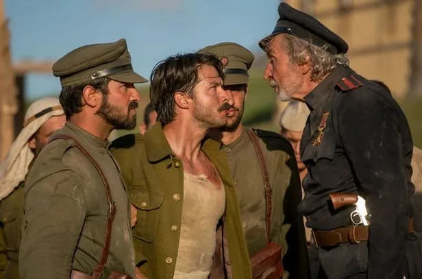 Hürkuş Göklerdeki Kahraman konusu ve oyuncuları kimler? Hürkuş filmi nerede çekildi?-3