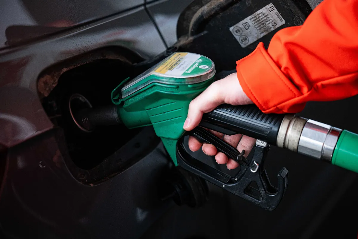 1791561352484.jpg Akaryakıtta çift yönlü değişim: Benzine indirim motorine zam bekleniyor! 9 Ekim güncel akaryakıt fiyatları-5
