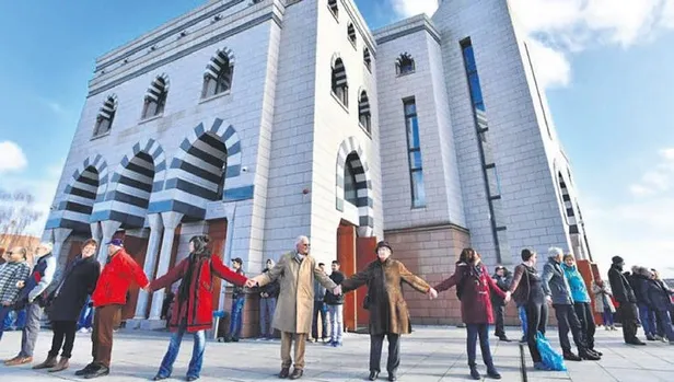 Yeni Zelanda’da Türk-İslam düşmanı Brenton Tarrant tarafından yapılan katliam lanetlendi-2