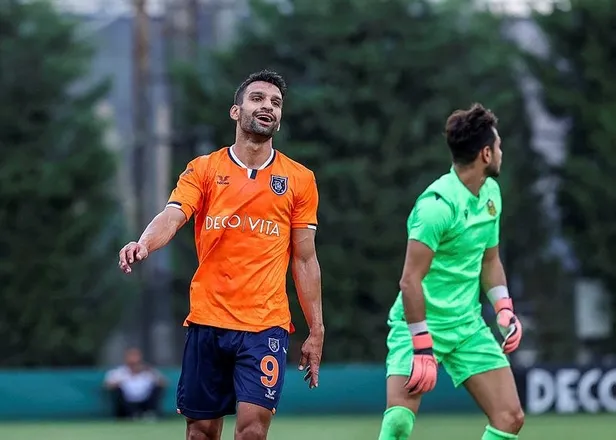 Süper Lig'in 2019-20 sezonu şampiyonu Başakşehir'in rotası yeniden zirve-5