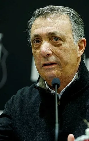 Beşiktaş Başkanı Ahmet Nur Çebi'den futbolculara çağrı: 2 aylık maaşınızı bırakın