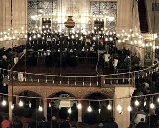 Kadir Gecesi mesajları kısa ve öz Kadir Gecesi tebrik sözleri