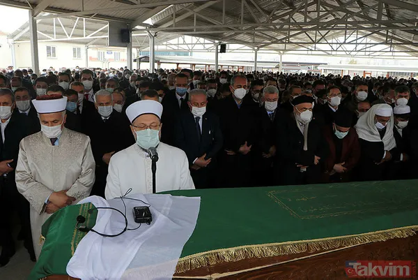 Adalet Bakanı Abdulhamit Gül'ün annesi aile mezarlığına defnedildi - 15