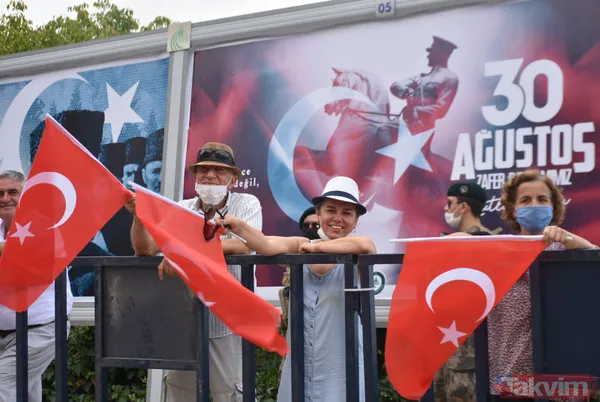 30 Ağustos Zafer Bayramı coşkusu tüm yurtta! Herkes meydanlara akın etti - 32