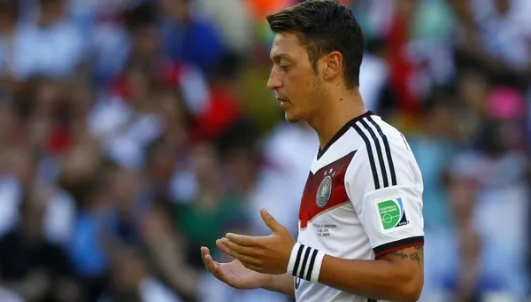 Mesut Özil: Isınırken İhlas ve Fatiha okurum-1