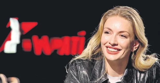 Yasemin Allen büyük sırrını açıkladı: Londra'daki dairesinde yılanı ile yaşıyor!