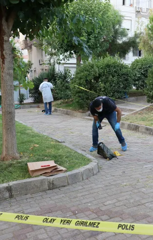 İzmir'de kanlı kavga! 1 ölü, 3 yaralı