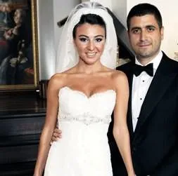 Dizi seti gibi düğün töreni