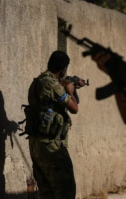 Birbirlerine düştüler