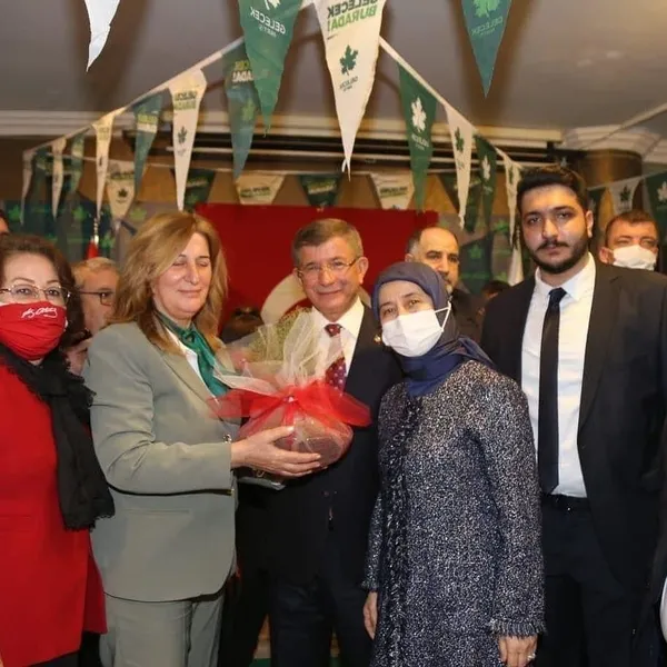 gelecek-partisinde-yaprak-dokumu-10-tane-laf-soyluyorsun-9u-yalan-dedi-istifa-etti-1619039420789.jpeg Gelecek Partisi'nde yaprak dökümü! "10 tane laf söylüyorsun, 9'u yalan" dedi istifa etti-3