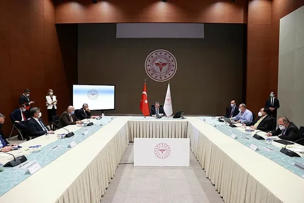 saglik-bakani-fahrettin-koca-koronavirus-bilim-kurulu-sonrasi-acikladi-18-yas-ve-uzeri-icin-asilama-cuma-gunu-basliyor-1624468778419.jpeg