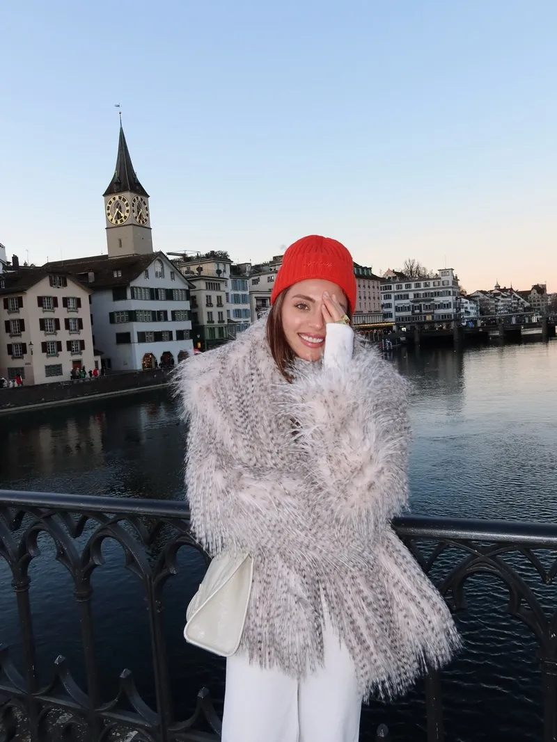 sila-turkoglu-ve-ata-ayyildizin-zurihte-romantik-anlari-1767690840694.jpg Sıla Türkoğlu ve Ata Ayyıldız’ın Zürih’te romantik anları!-2