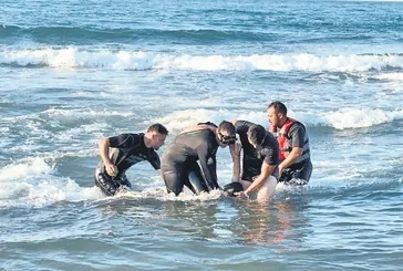 Efe Ahmet’in yanında