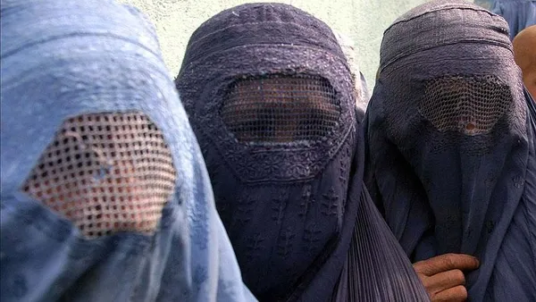 son-dakika-sri-lankada-halka-acik-alanlarda-burka-giymek-yasaklandi-1615633910632.jpg SON DAKİKA: Sri Lanka'da halka açık alanlarda burka giymek yasaklandı-2