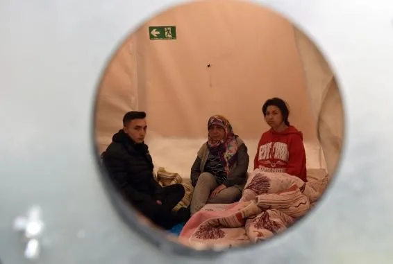 120 kişilik binadan sadece 6 kişi sağ çıktı