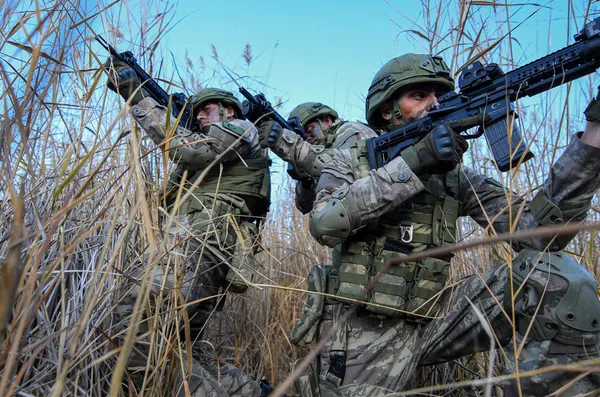 son-dakika-sehitlerimizin-kani-yerde-kalmadi-son-24-saatte-8-terorist-paket-1629141167681.jpg SON DAKİKA: Şehitlerimizin kanı yerde kalmadı! Son 24 saatte 8 terörist paket-4