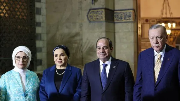 Başkan Recep Tayyip Erdoğan, Sisi ile birlikte İmam Şafi Türbesini ziyaret etti!
