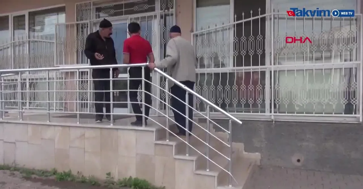 Sivas'ta aile sağlığı merkezi kurşunlandı