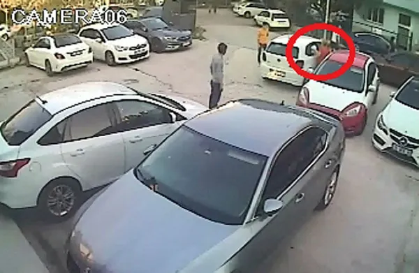 bosanma-asamasindaki-kocasinin-arabasina-uyusturucu-ve-hassas-terazi-koyarak-komplo-kurdu-1604045928000.jpg Boşanma aşamasındaki kocasının arabasına uyuşturucu ve hassas terazi koyarak komplo kurdu-3