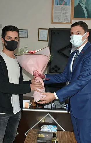 Öğretmeni sınıftan kovduğu öne sürülen kaymakam Mehmet Faruk Saygın özür diledi