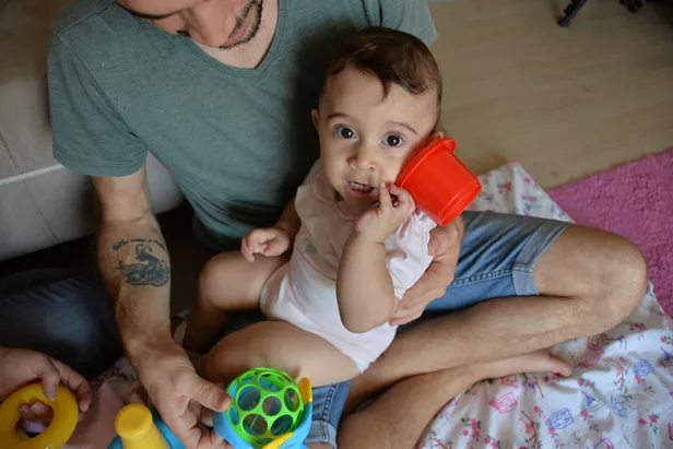 Mersin'deki bakıcı şiddetini oyuncağın içindeki ses cihazı ortaya çıkardı-3